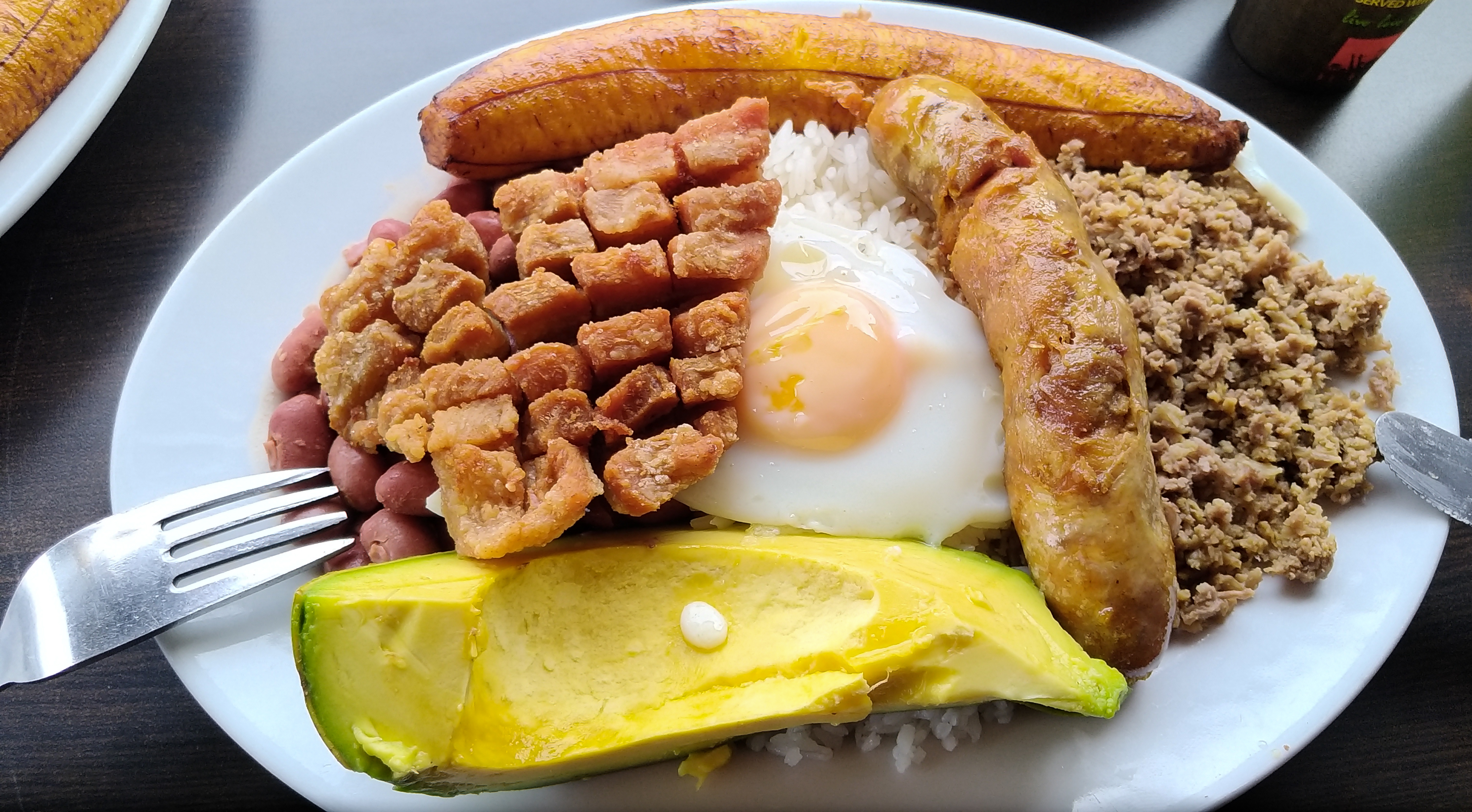 Bandeja Paisa, A Comida Típica Colombiana Com Arroz E Feijão